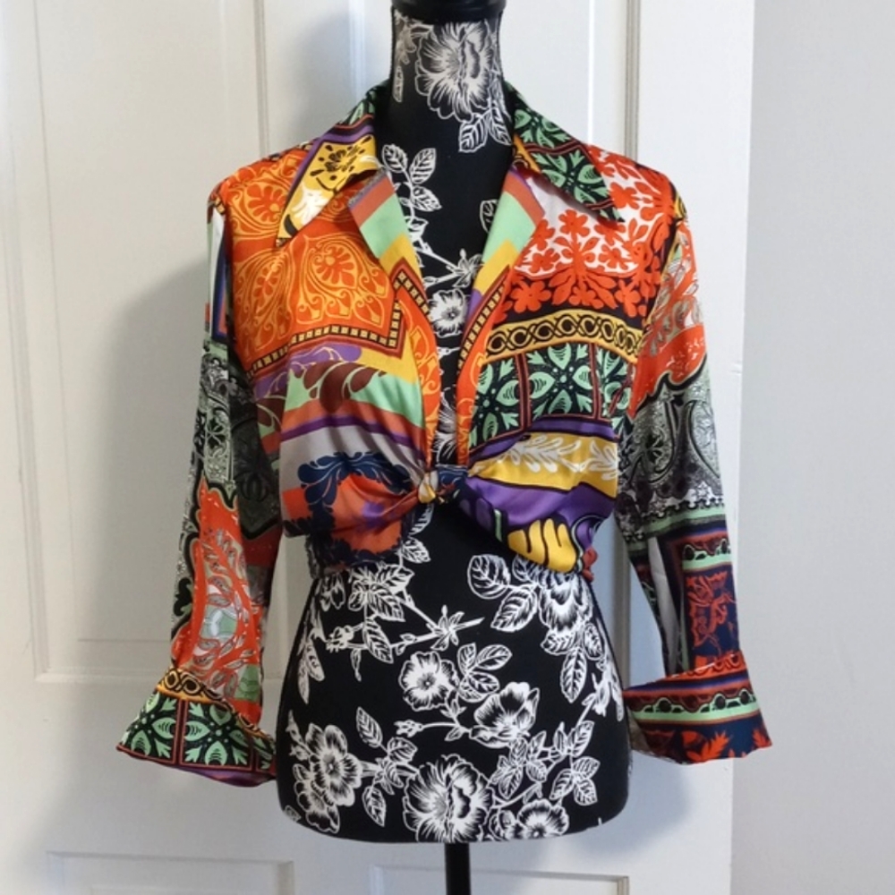 🆕️ 🧡Zara🧡 - Multicolor Printed Knotted Crop Top